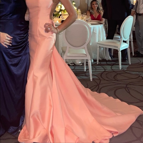 Tarik Ediz Dresses & Skirts - Tarik Ediz dress, Size 6 US gorgeous peach gown bow back and train over $800